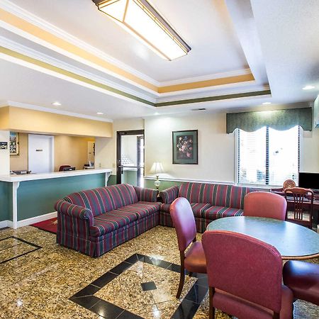 Relax Inn Милледжвилл Интерьер фото