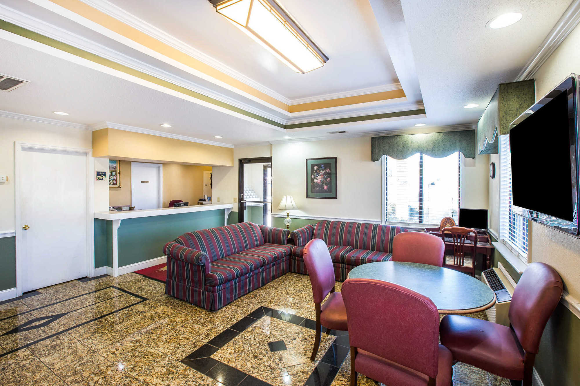 Relax Inn Милледжвилл Интерьер фото