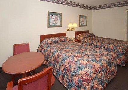 Relax Inn Милледжвилл Экстерьер фото