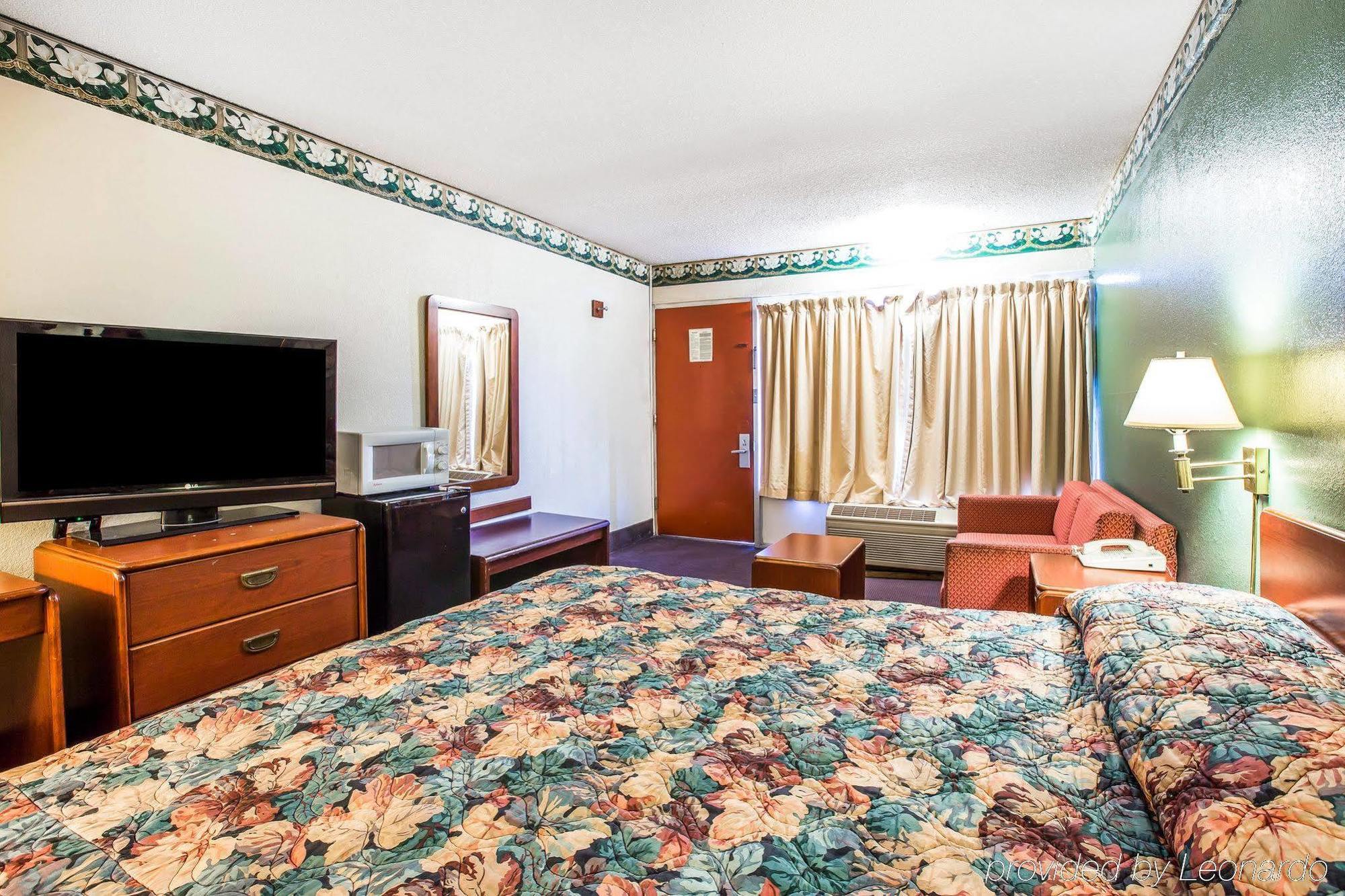 Relax Inn Милледжвилл Экстерьер фото