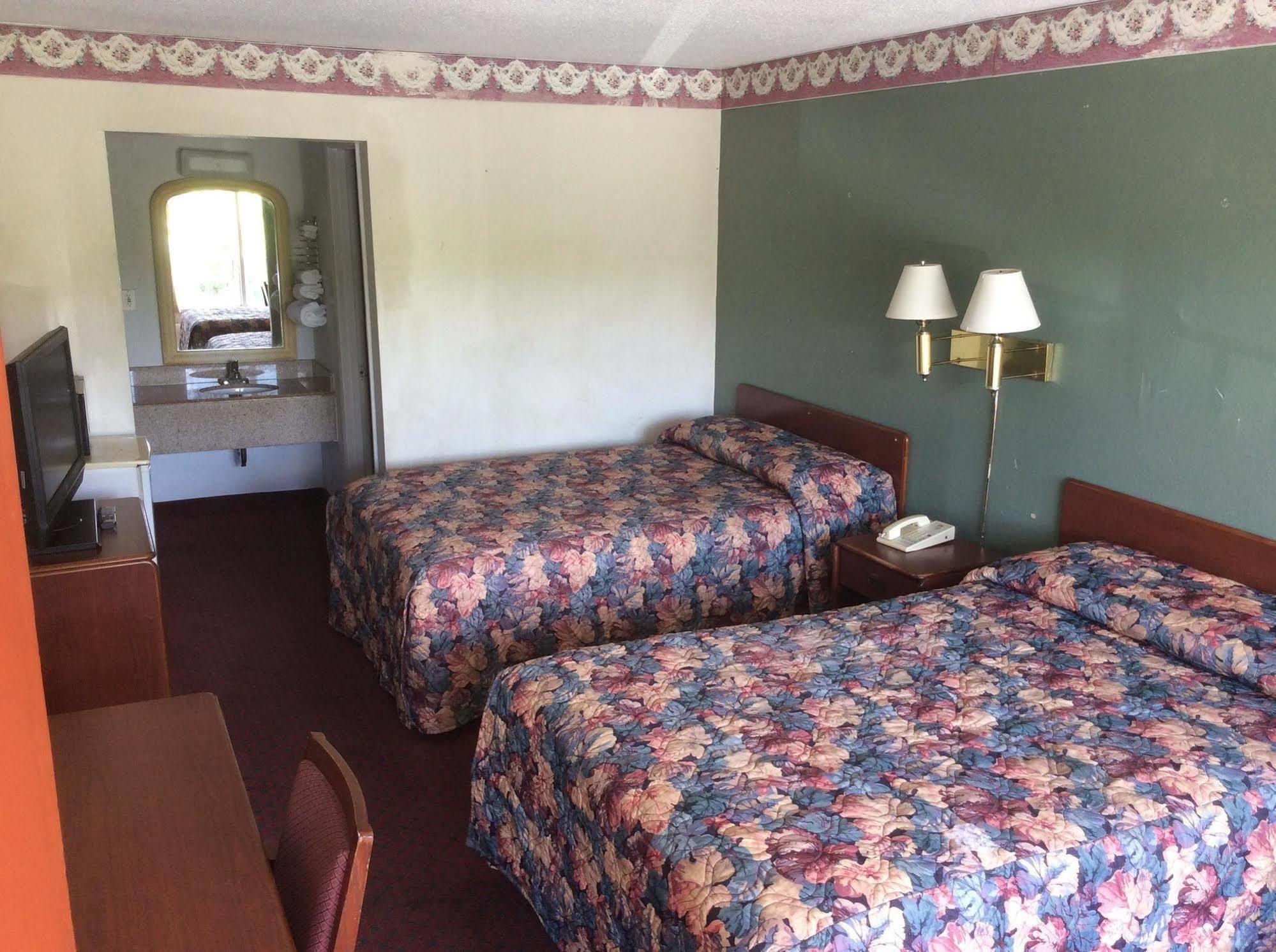 Relax Inn Милледжвилл Экстерьер фото