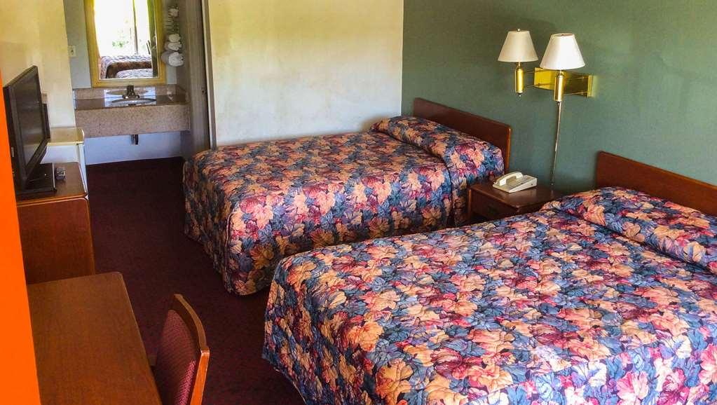 Relax Inn Милледжвилл Номер фото